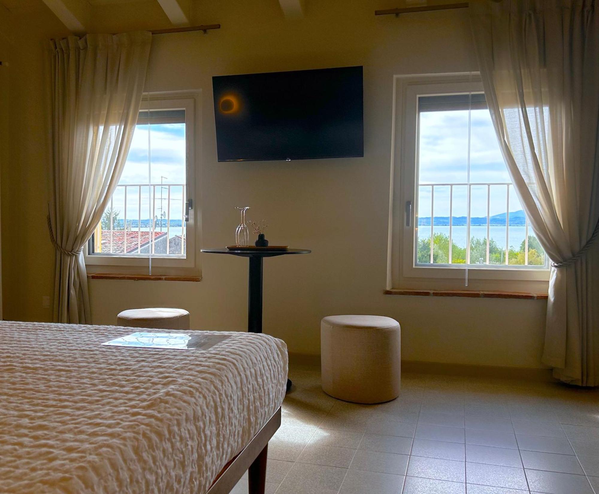 The Lake Suites Com - Luxury Stay In Lazise Exterior photo