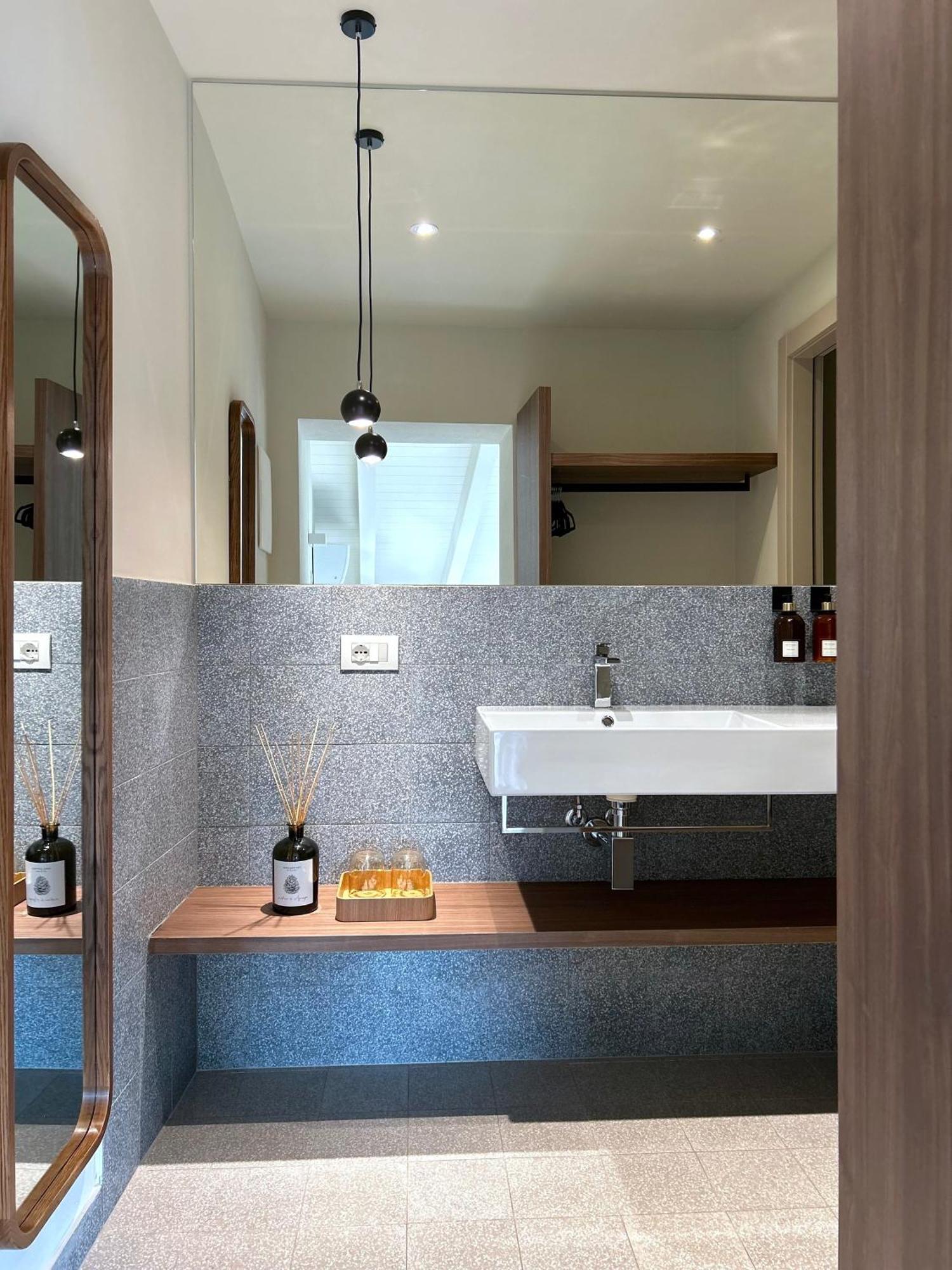 The Lake Suites Com - Luxury Stay In Lazise Exterior photo